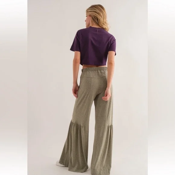 Solid Tiered Wide Leg Flare Pants - Picture 4 of 4